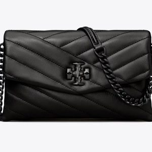 NWT TORY BURCH KIRA CHEVRON POWDER COATED CHAIN WALLET